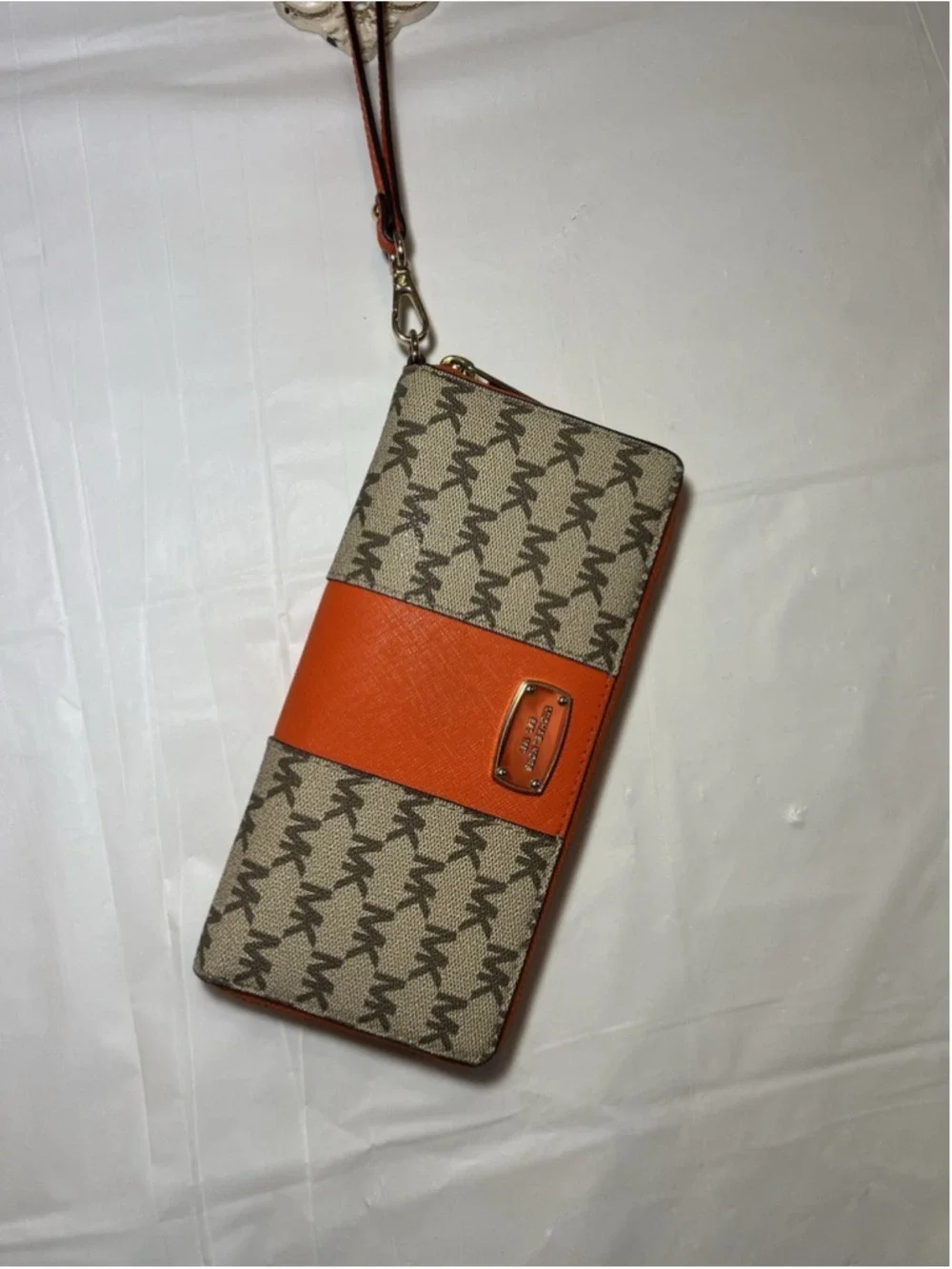Michael Kors Center Stripe Travel Continental Wallet/Wristlet in Natural/Orange